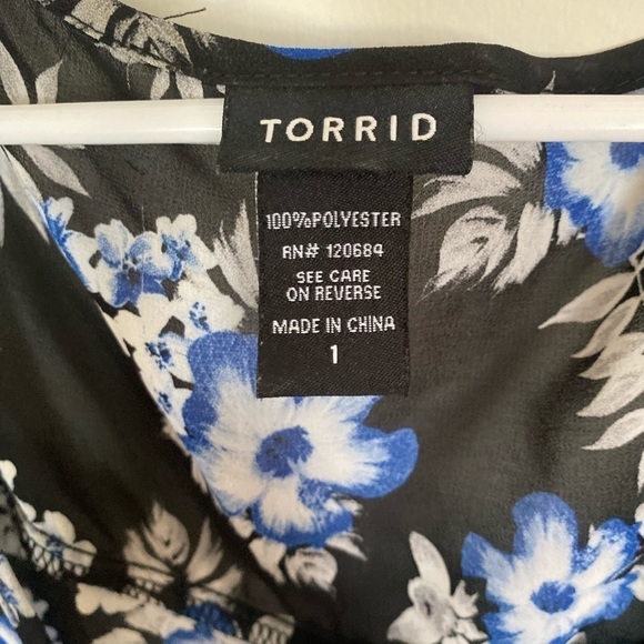 Torrid Hawaiian chiffon Scherer pop over top front pocket - Picture 3 of 5